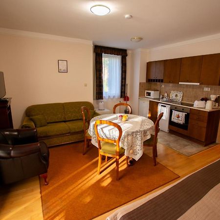 Bernadett Villa Apartman 3 Bük Extérieur photo