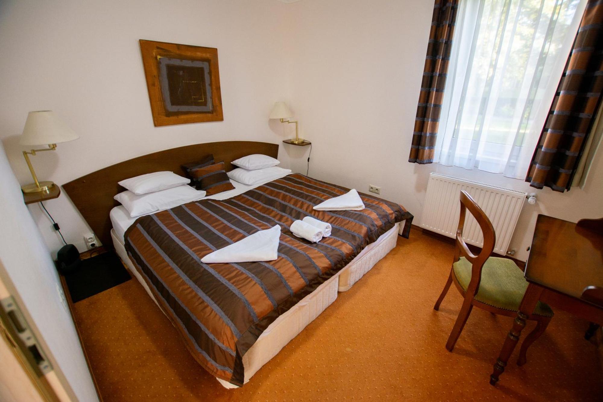 Bernadett Villa Apartman 3 Bük Extérieur photo